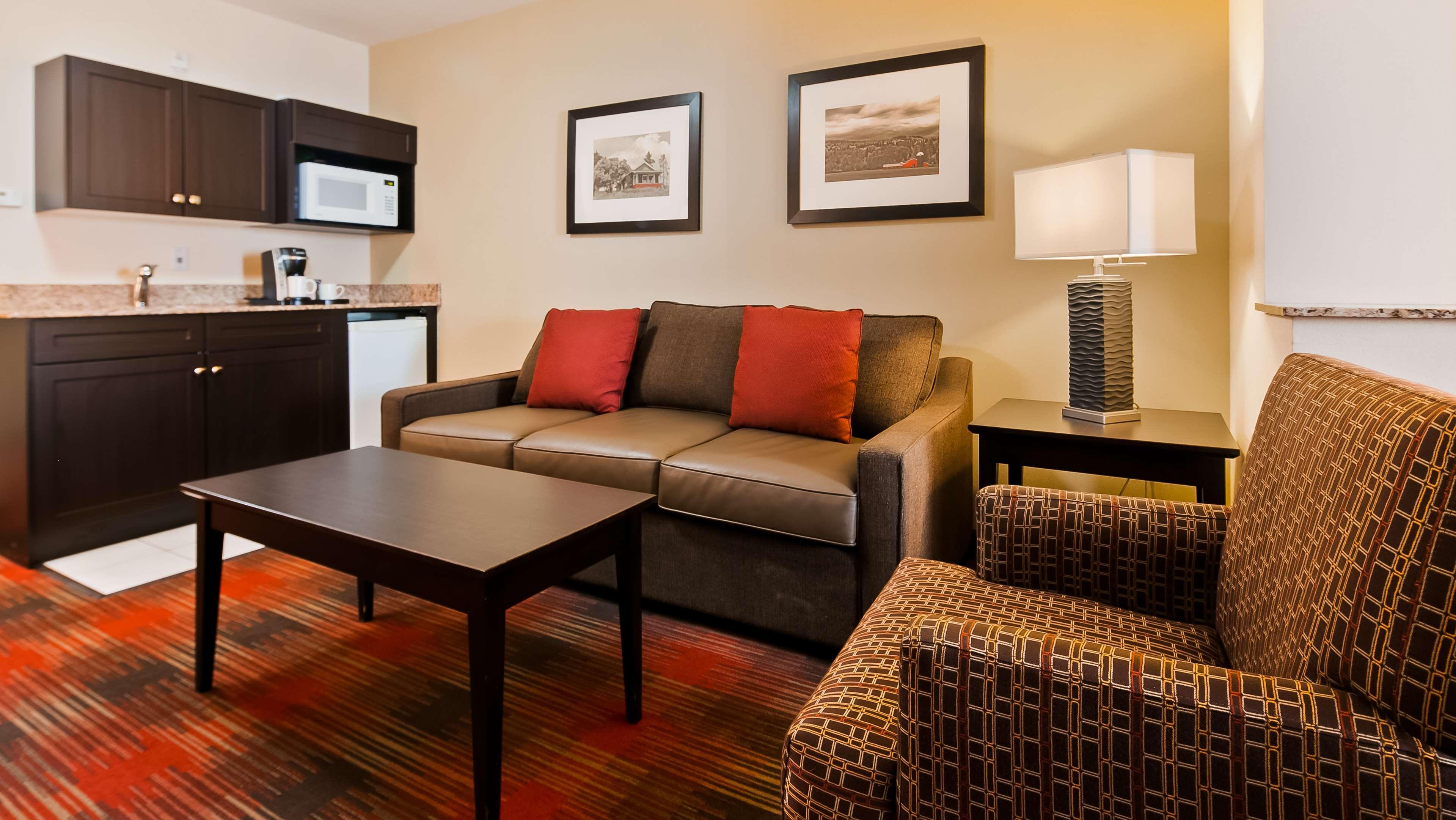 Best Western Plus Red Deer Inn & Suite Экстерьер фото