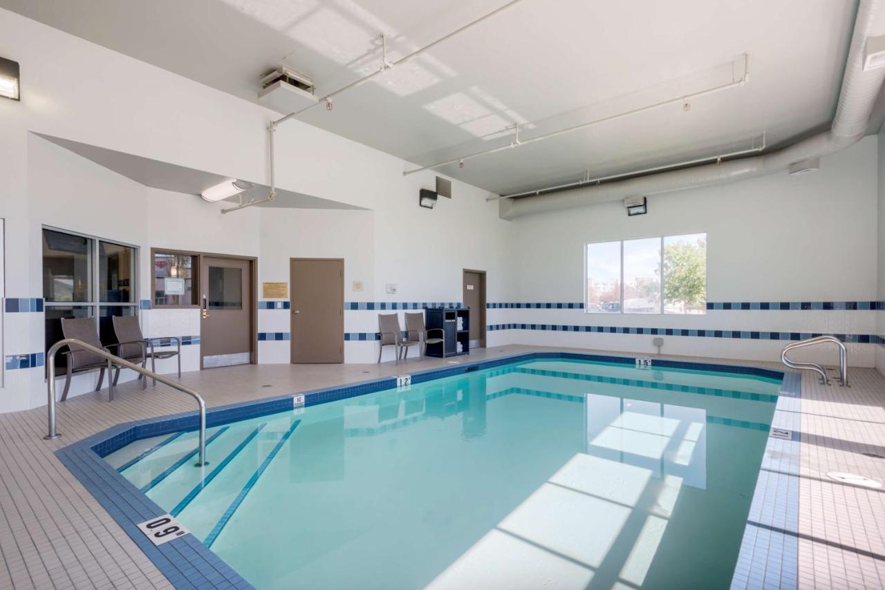 Best Western Plus Red Deer Inn & Suite Экстерьер фото