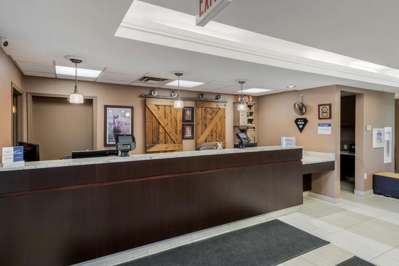Best Western Plus Red Deer Inn & Suite Экстерьер фото