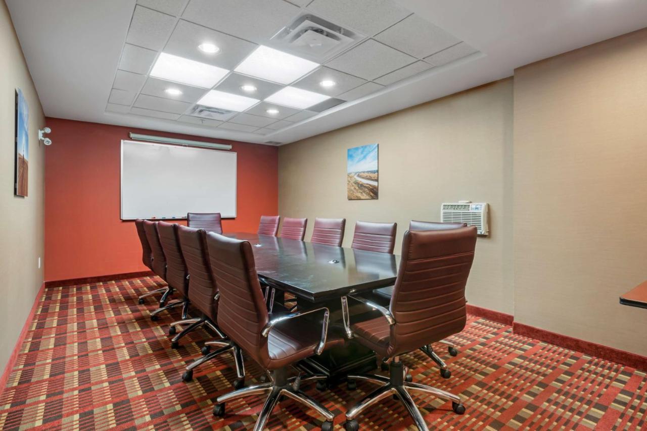 Best Western Plus Red Deer Inn & Suite Экстерьер фото