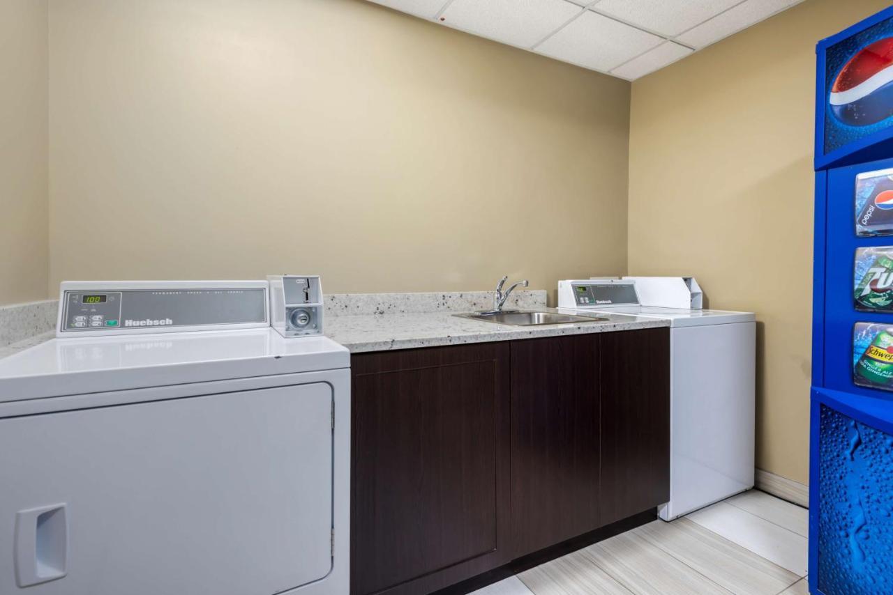 Best Western Plus Red Deer Inn & Suite Экстерьер фото