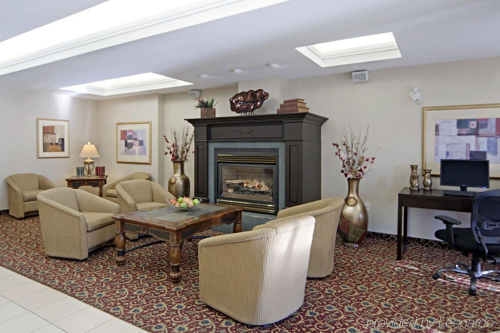 Best Western Plus Red Deer Inn & Suite Интерьер фото