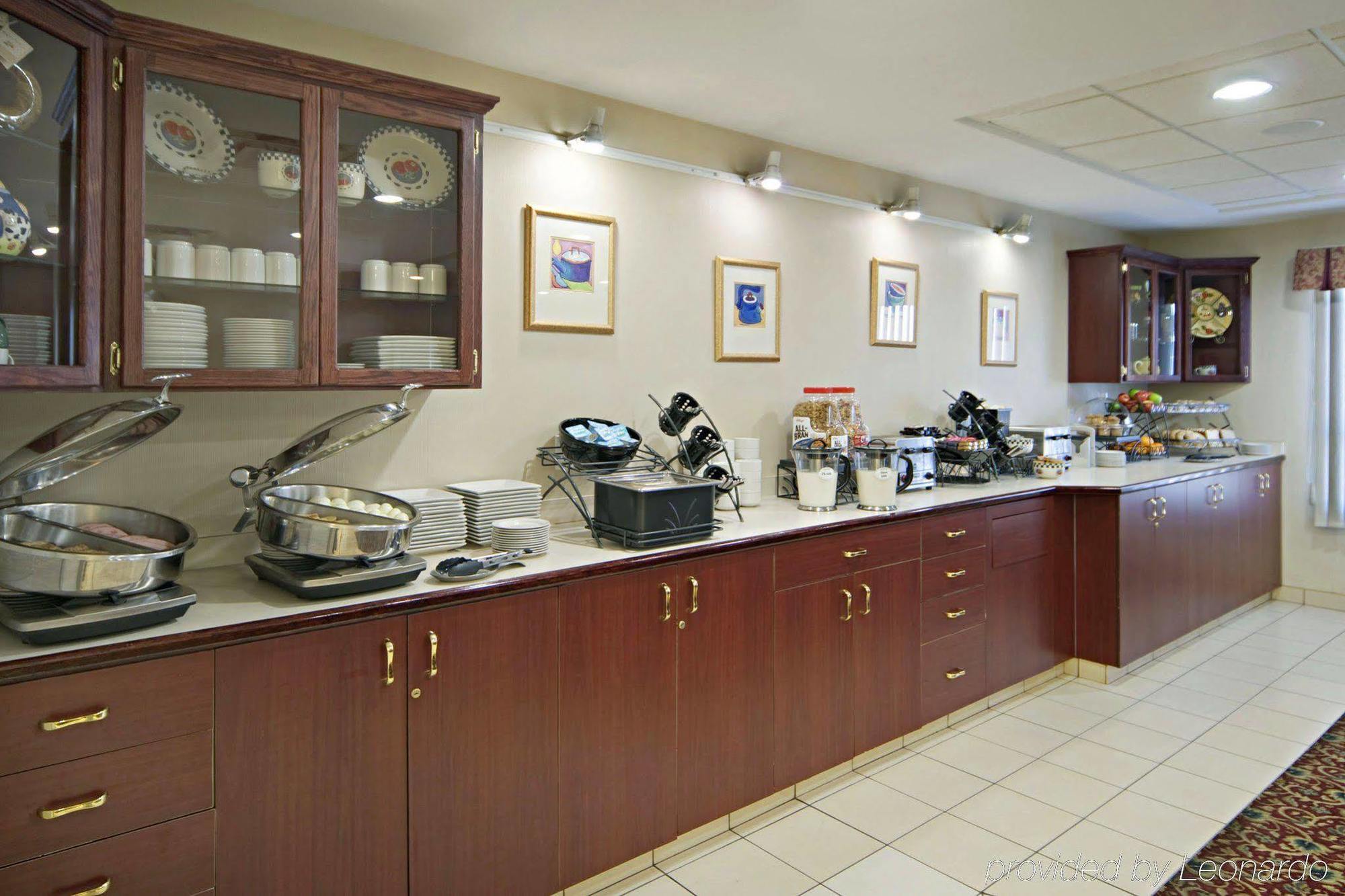 Best Western Plus Red Deer Inn & Suite Ресторан фото